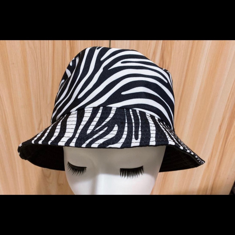 Zebra bucket hat